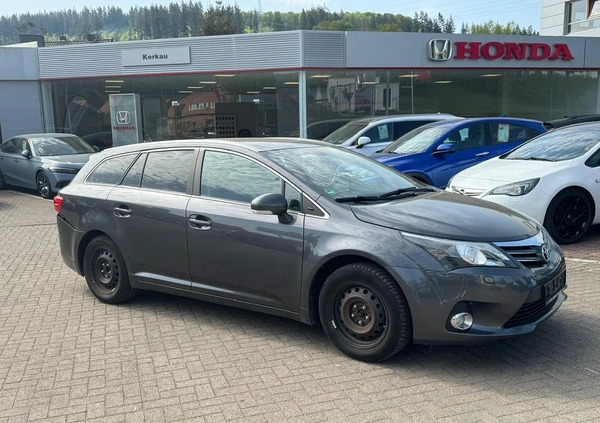 Toyota Avensis cena 42500 przebieg: 119000, rok produkcji 2014 z Karpacz małe 79